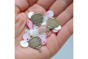 Tuto : Les boucles d'oreilles montgolfi&egrave;res