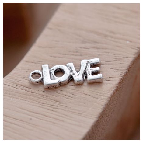 Breloque Petit Love épais Argent vieilli