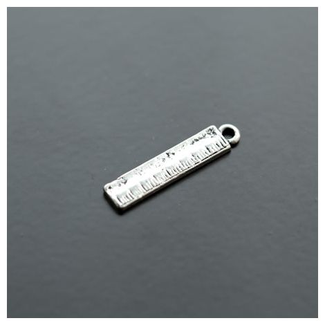 Breloque Petite Règle Argent vieilli