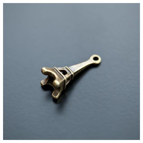 Breloque Tour Eiffel Lisse Relief 24mm Bronze vieilli x 5pcs