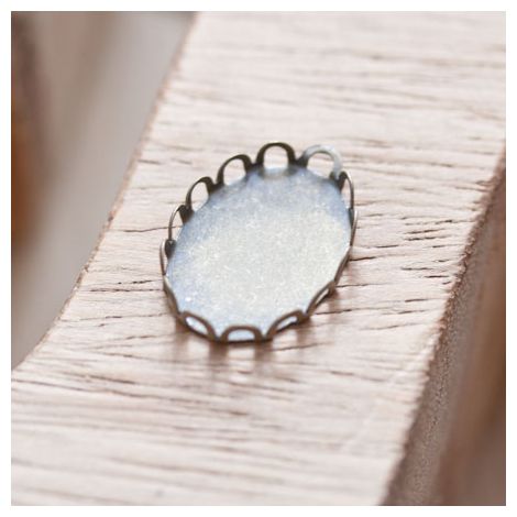 Pendentif Cadre de cabochon Ovale 21x14mm Cerclé Bronze vieilli