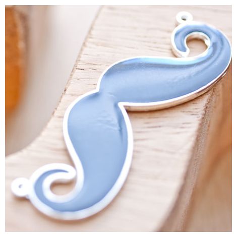 Pendentif Connecteur moustache émaillé Noir