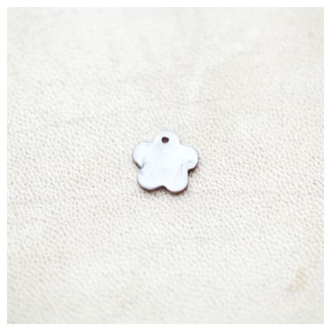 Pendentif en Nacre Fleur 14mm Gris