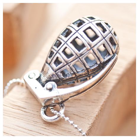 Pendentif Grenade Argent vieilli