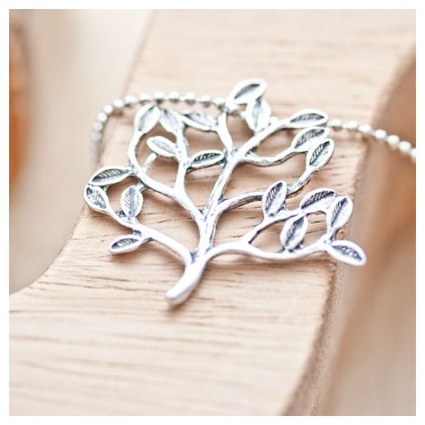 Pendentif Joli arbre relief Argent vieilli