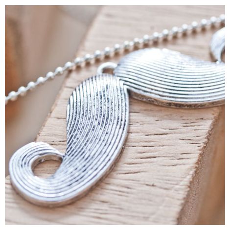 Pendentif Moustache Rayée Argent vieilli
