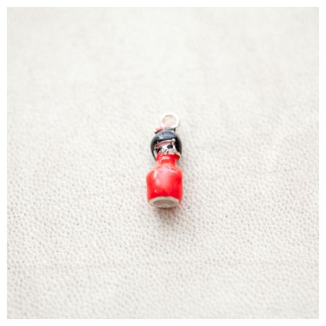 Pendentif Poupée Japonaise Kokeshi 19mm Argenté Émaillé Rouge