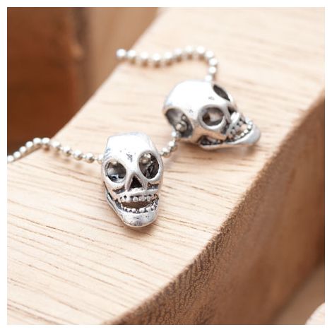 Perle en métal 15x8mm Tête de mort Argent vieilli