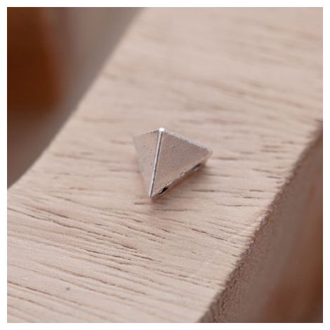 Perle en Métal Connecteur Pyramide Triangle Argent vieilli