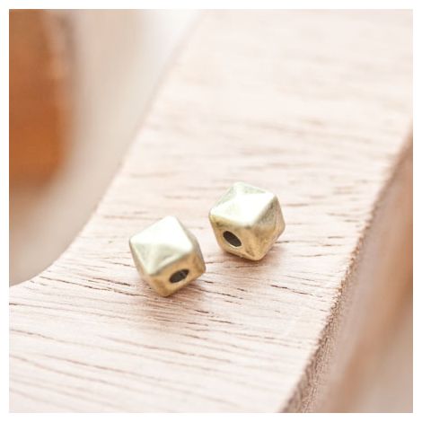Perle en métal Cube 7.5mm Pyramide Bronze vieilli