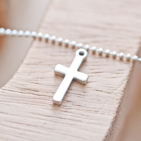 breloque-croix-18mm-argent-gris