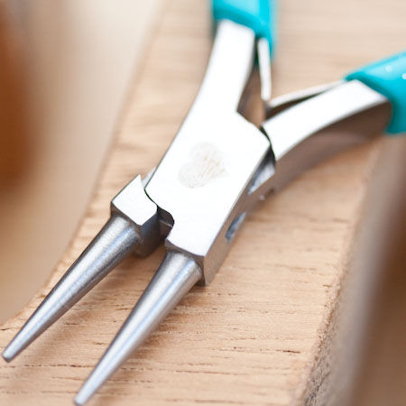 diy-pince-bec-rond-creation-bijoux-bleu
