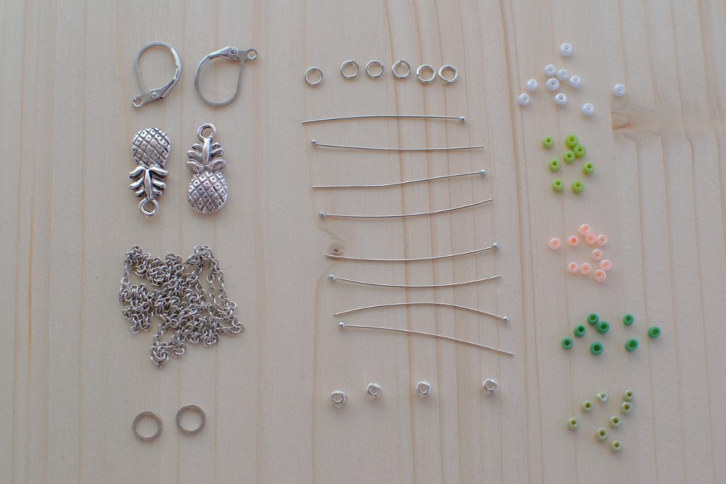 materiel-boucles-d-oreilles-ananas