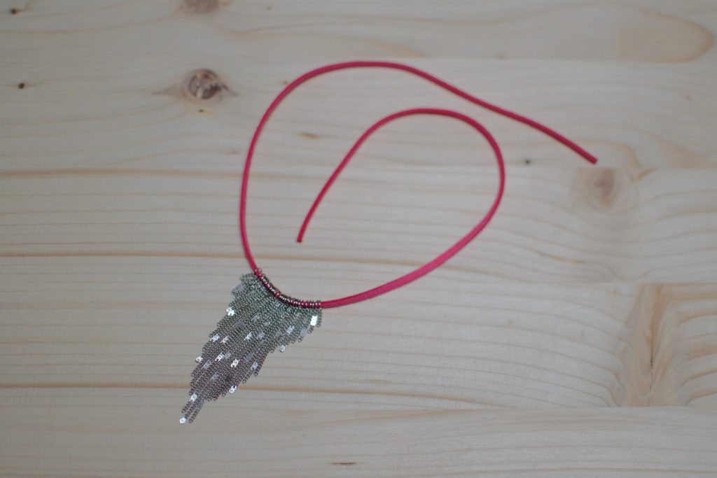 tuto-collier-qui-brille-breloque-pendentif-73