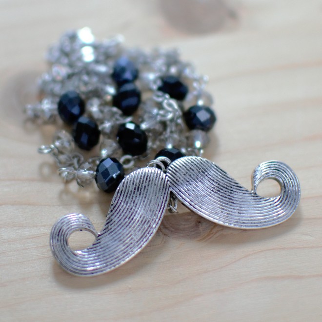 Tuto : Sautoir moustache