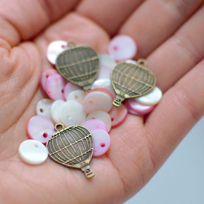 Tuto : Les boucles d'oreilles montgolfi&egrave;res