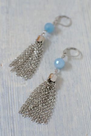 boucles d'oreilles pompons en chaîne et perles en quartz
